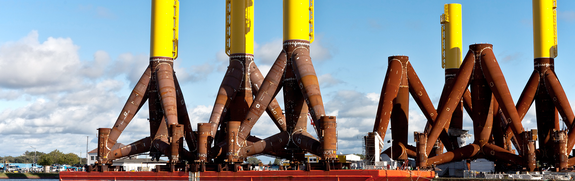 Tripods | Case study of Lampe & Schwartze Marine Underwriting: Transporting tripods over the sea